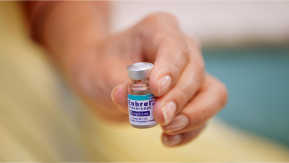 Click to see how injecting Enbrel® (etanercept) with a prefilled syringe works