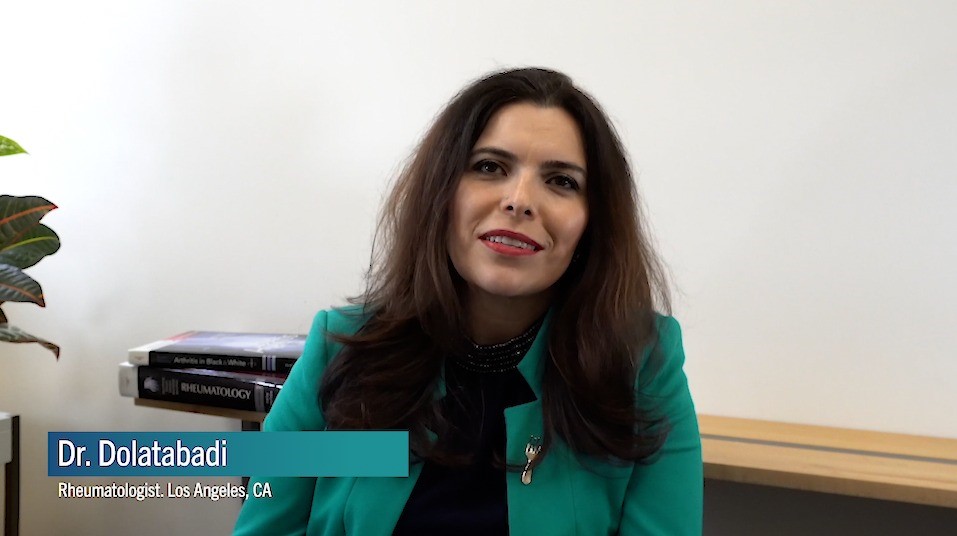 A video of a rheumatologist sharing her experience with an Enbrel® (etanercept) injection device